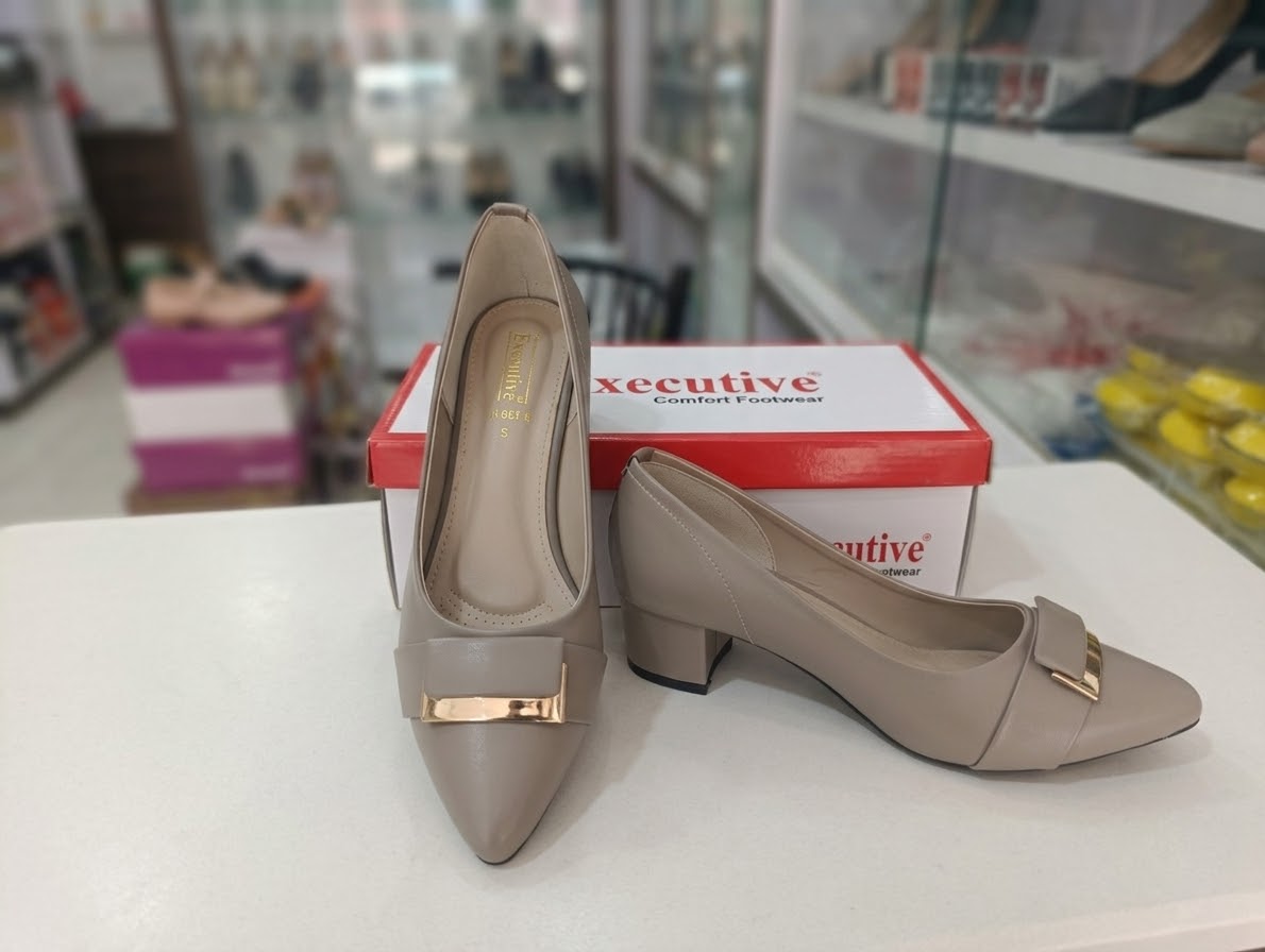 Executive Ladies 1066 Court Shoes 